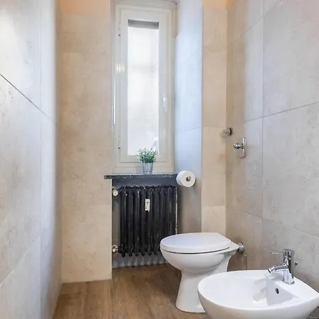 Apartment 5 Min Da Metro Industrial Design